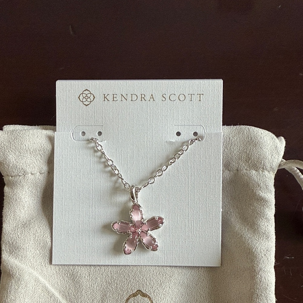 Brand New Kendra Scott Blush Pink Floral Necklace